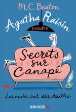 Couverture de Agatha Raisin enquête 26 - Secrets sur canapé